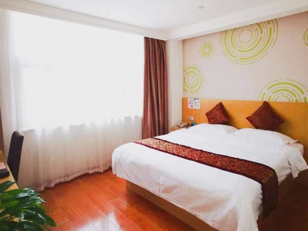Greentree Sunshine 100 Express Hotel 26/45