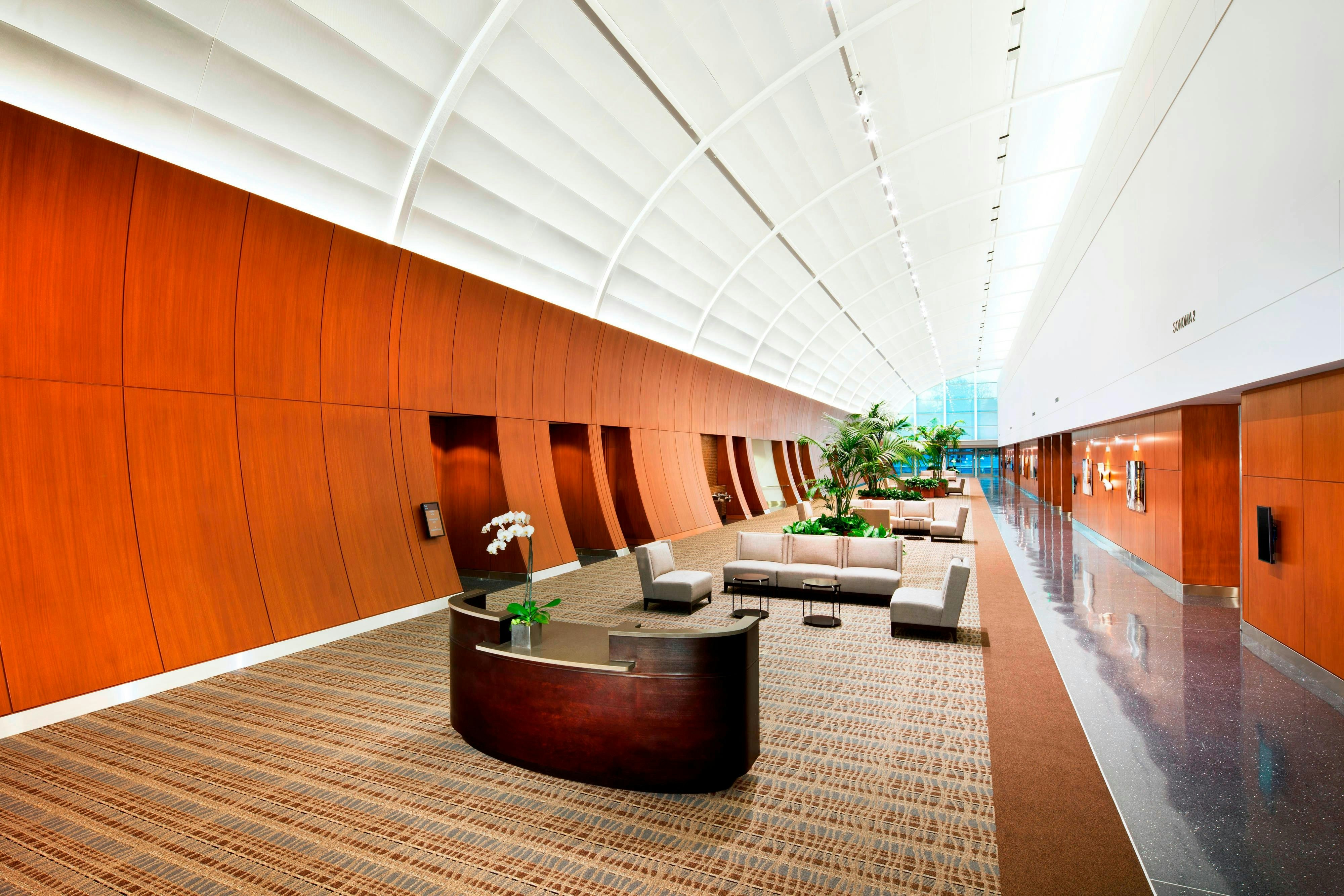 Sheraton Fairplex Hotel Conference Center 13/46