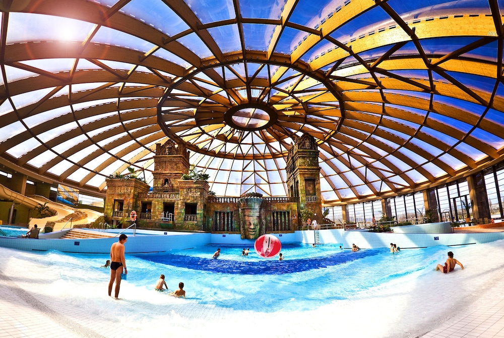Aquaworld Resort Budapest Formerly Ramada Resort Aquaworld Budapest 70/81