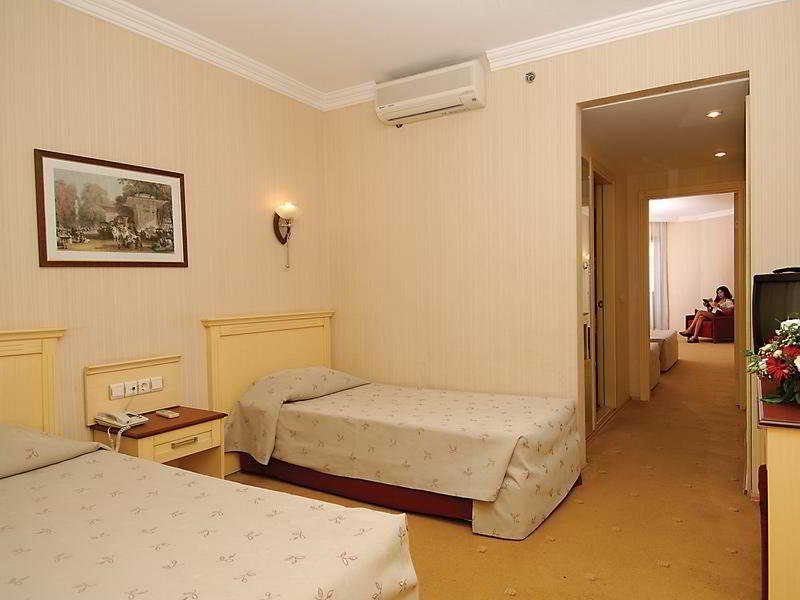 Hane Family Resort 25/50
