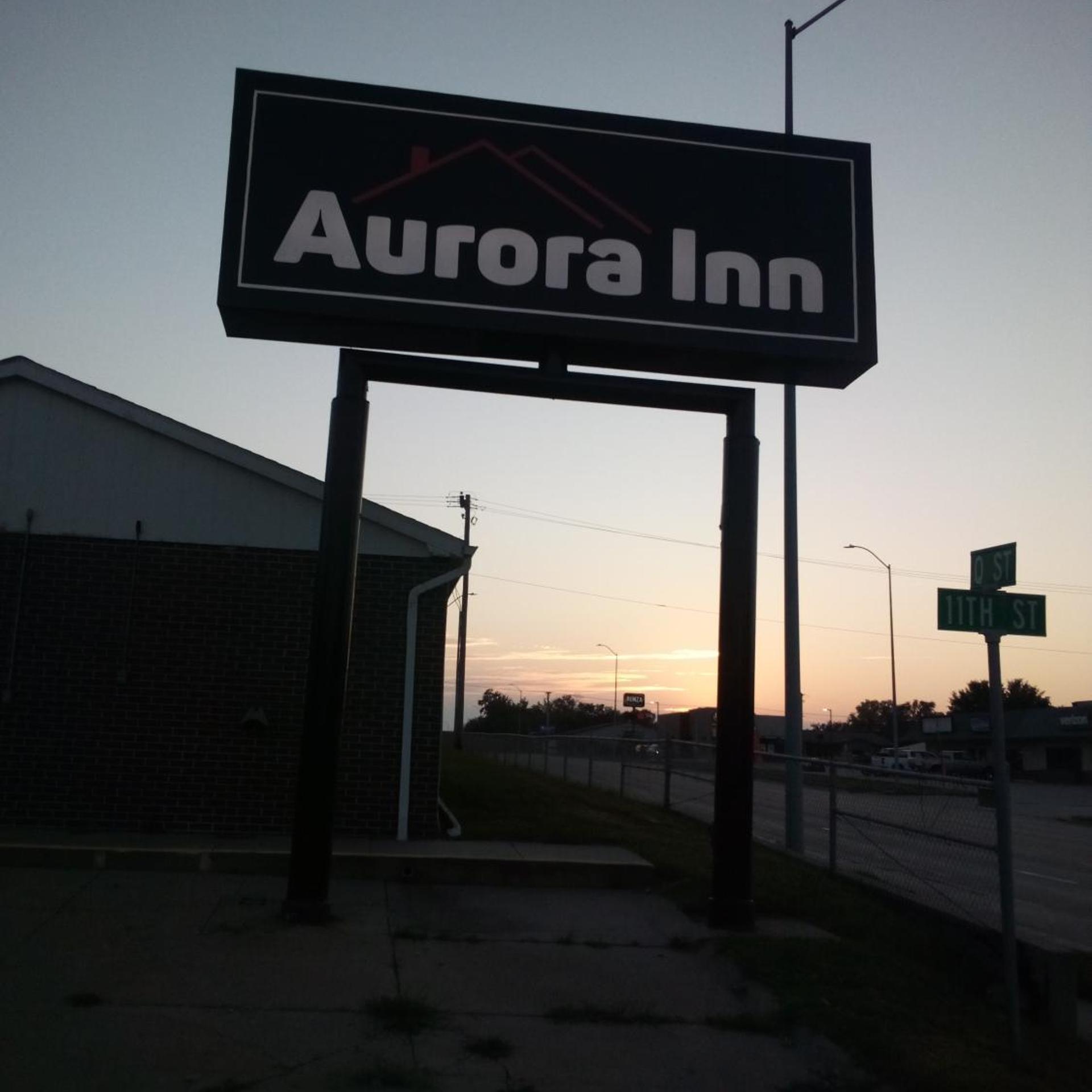 Aurora Inn 2/8