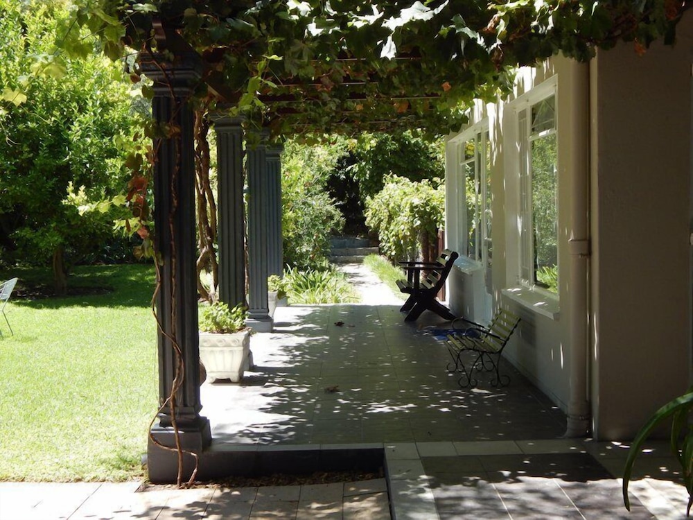 La Paix Guest House 37/49