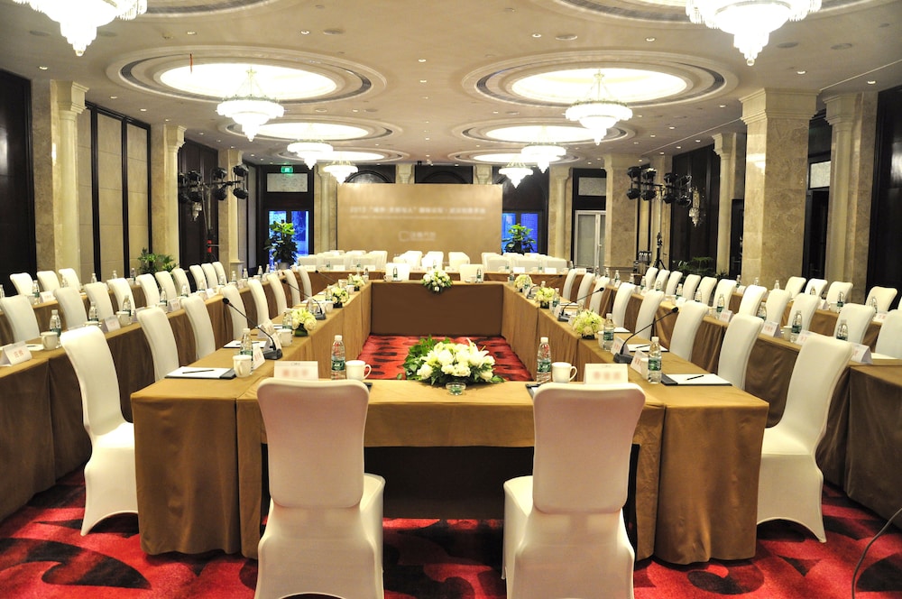 Royal Grace Hotel 39/49