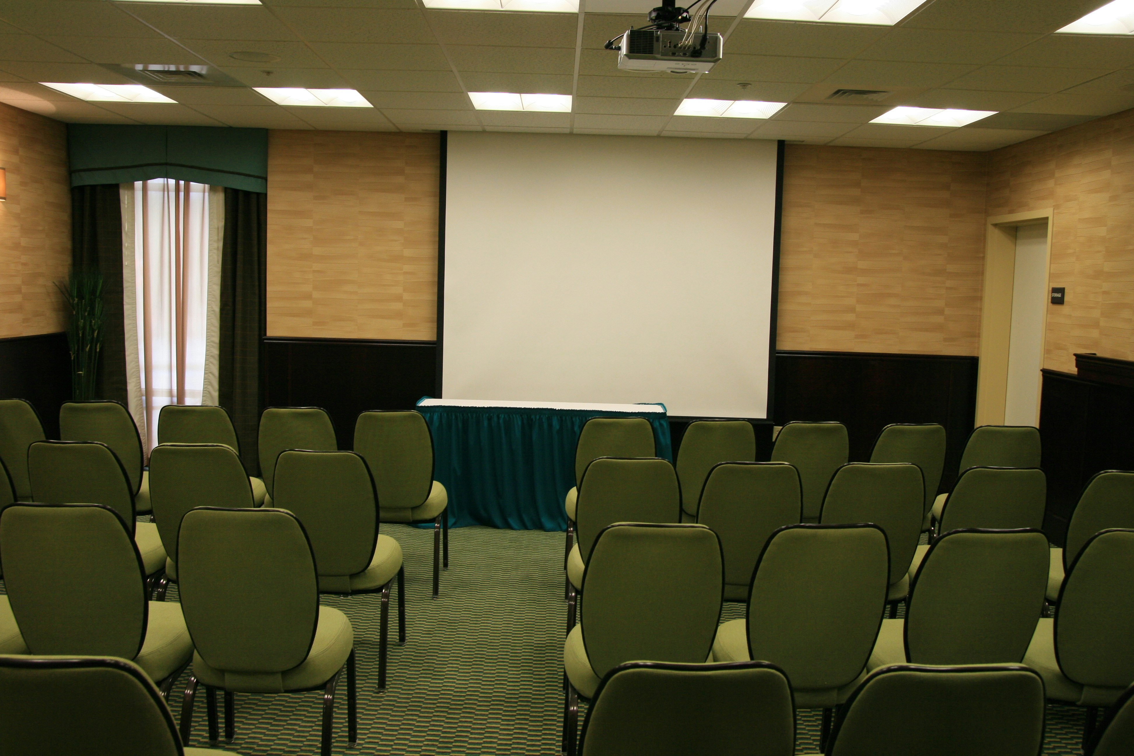 Hampton Inn Suites Austin Lakeway 58/69