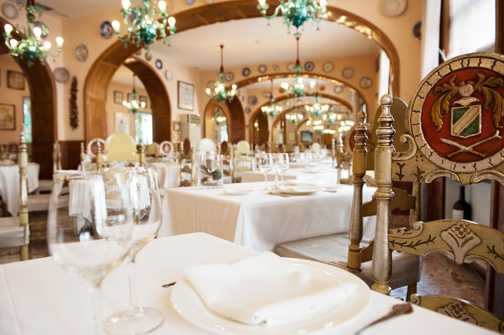 Duran Hotel And Restaurant 40/50