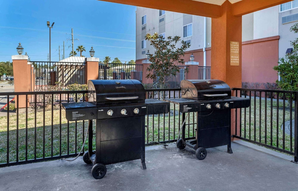 Candlewood Suites Houston Kingwood 57/59