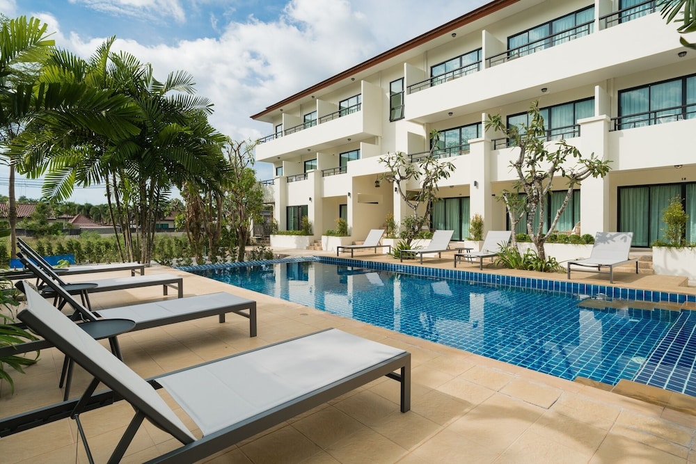 HILL MYNA CONDOTEL 55/56