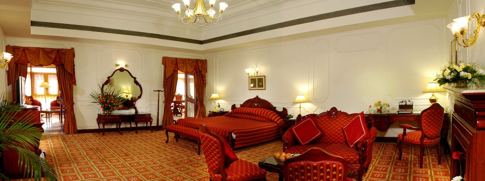 Noor Us Sabah Palace 26/45