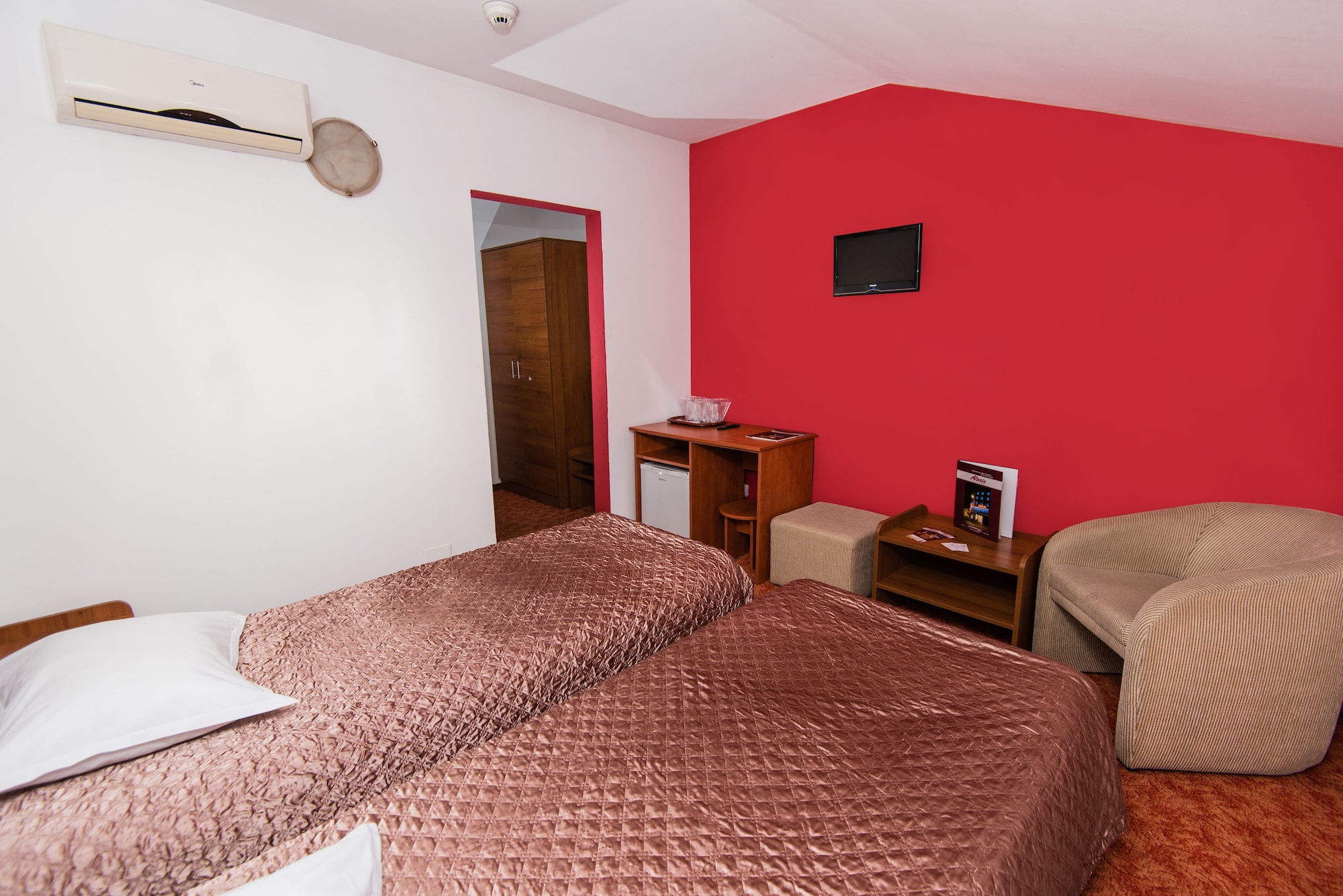 Budget, Double Bed, Attic، Alexis Hotel 5/10