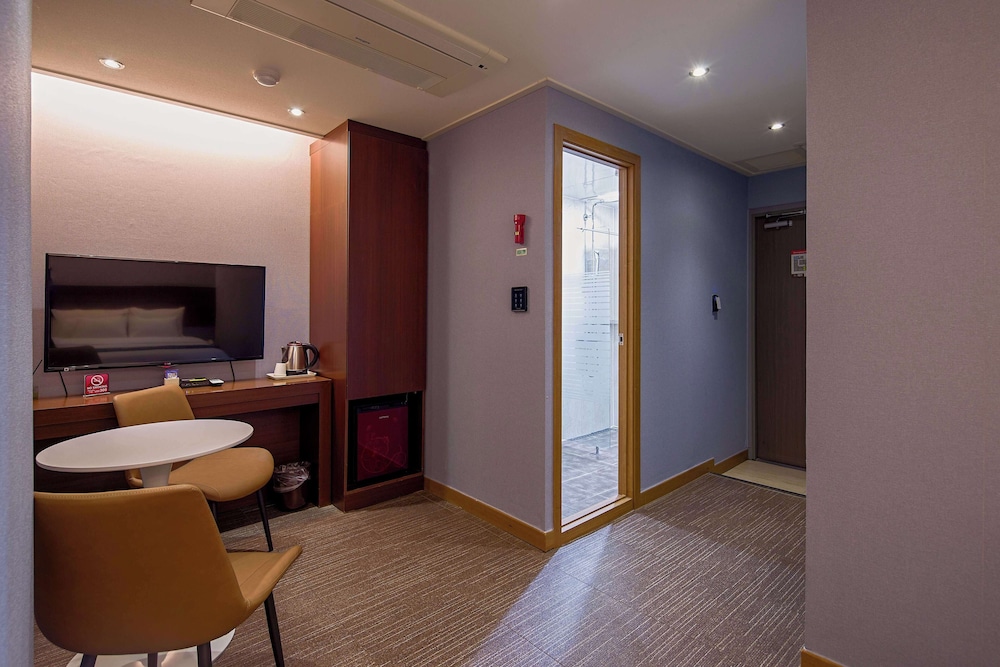 Namsan Hill Hotel 47/62