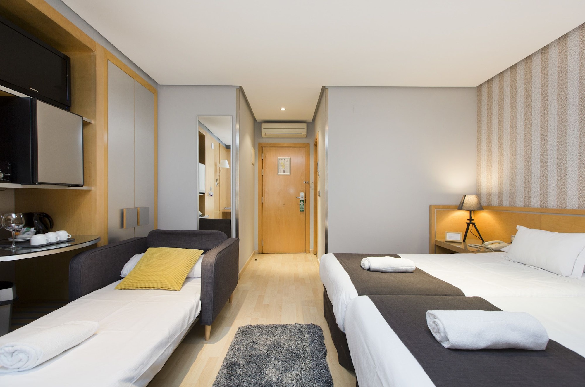 ROOM, TRIPLE
