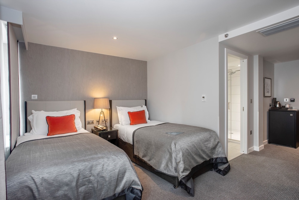 CLASSIC, TWIN BEDS