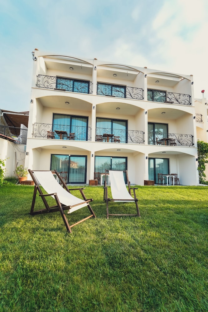 Cunda Dalyan Otel 5/49