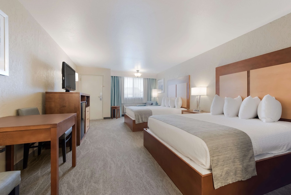 Best Western Foothills Inn 25/49