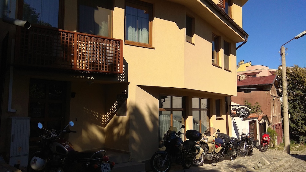 Roots Hotel And Wine Bar 14/70