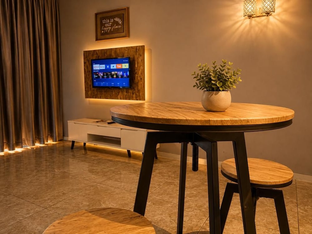 Stirling Suites 39/48