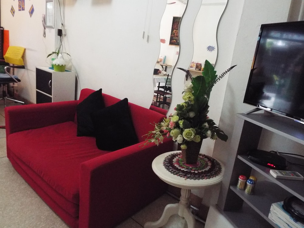 Hostel 24 32/50