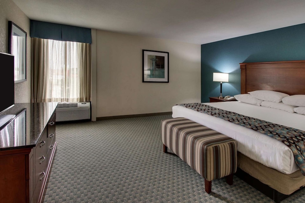 Sonesta Essential Houston Hobby Airport 11/49