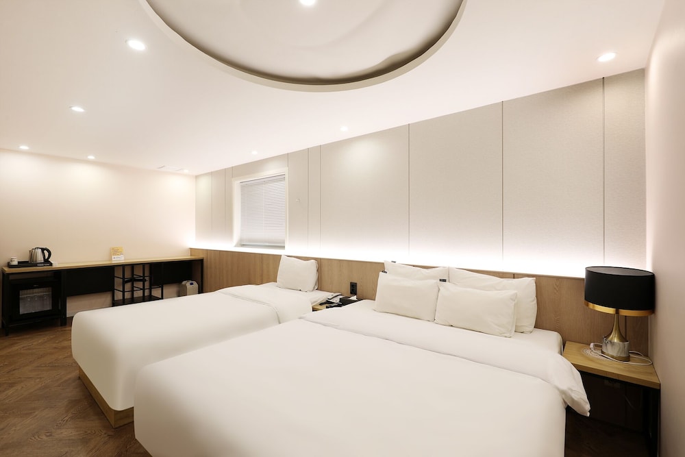 Hotel Tomgi 14/99