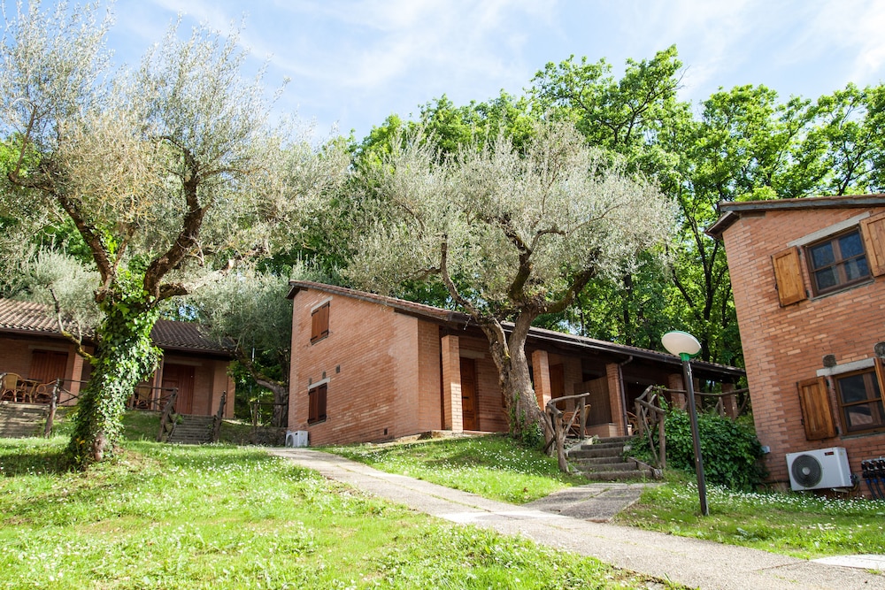 Camping Villaggio Cerquestra 46/50