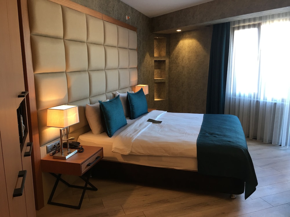 Grand Vaves Hotel 16/58