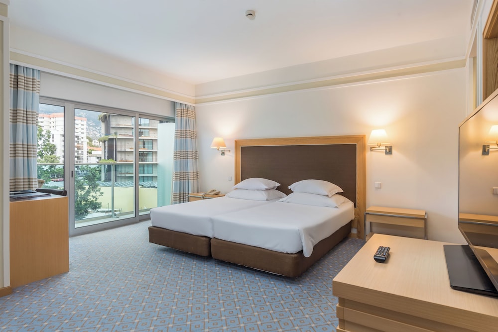 غرفة عائلية بسريرين منفصلين مع سرير إضافي مع أريكة، Pestana Carlton Madeira 2/5