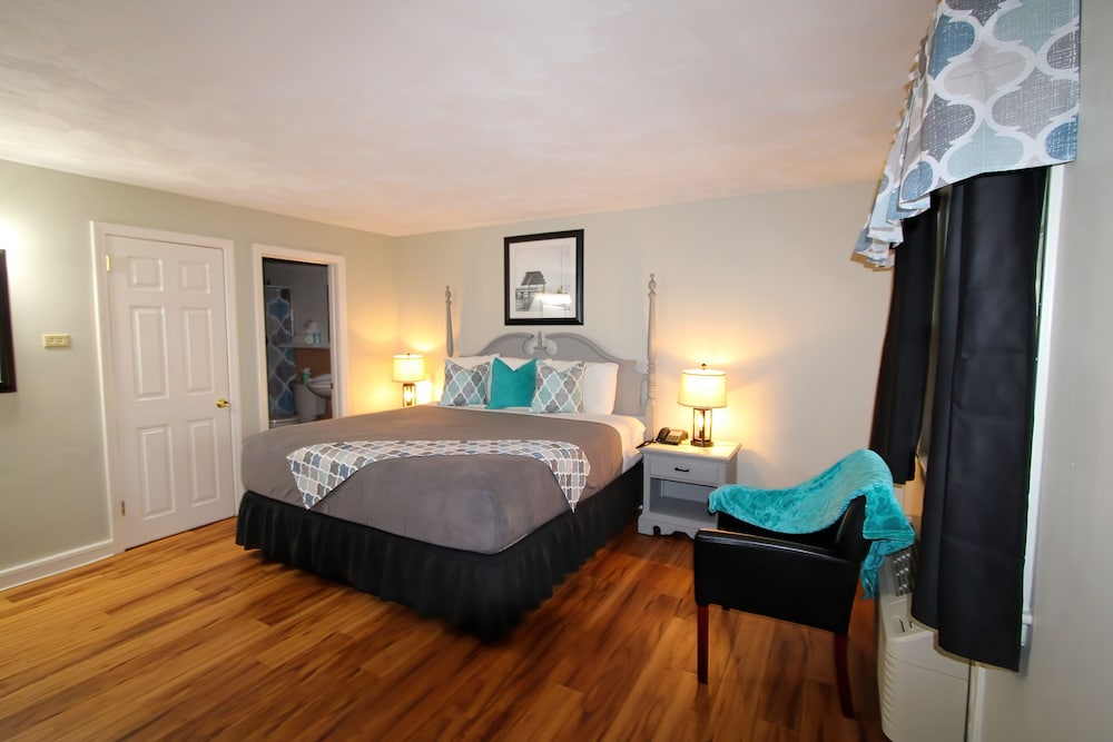 Colonial Inn Seekonk 12/58
