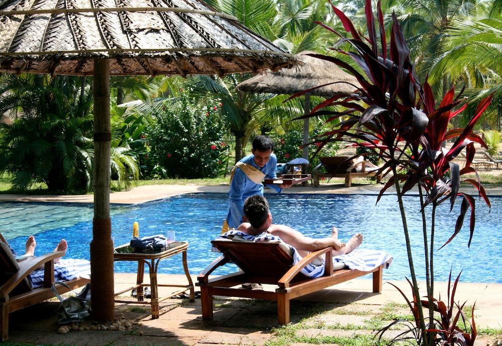 NEELESHWAR HERMITAGE 32/42