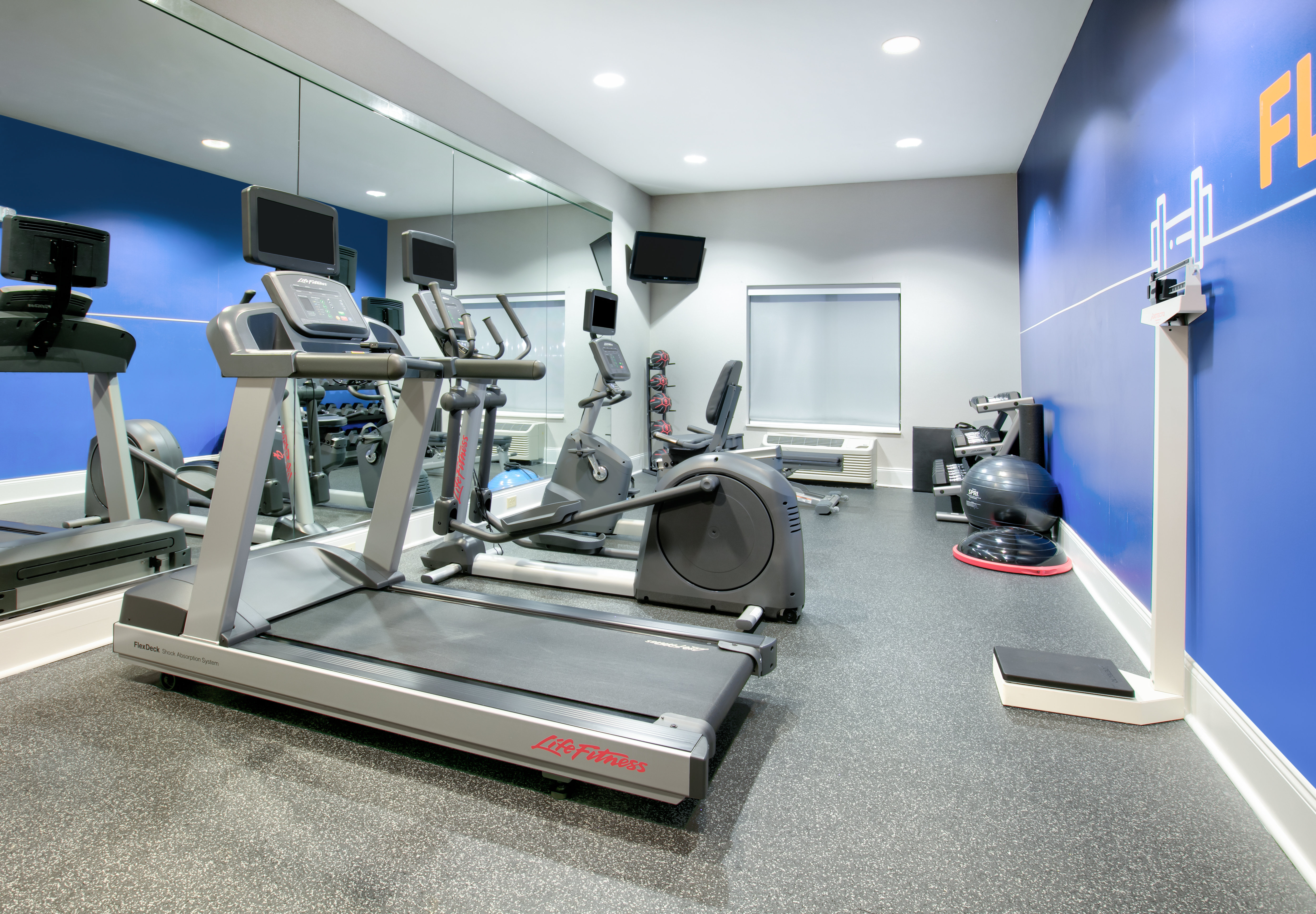 Holiday Inn Express Hotel Suites Pell City 39/71
