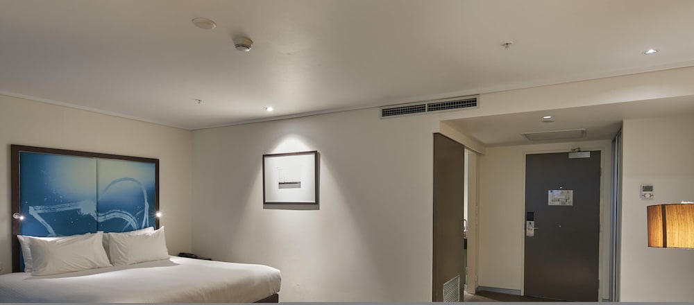 Novotel Melbourne on Collins 18/74