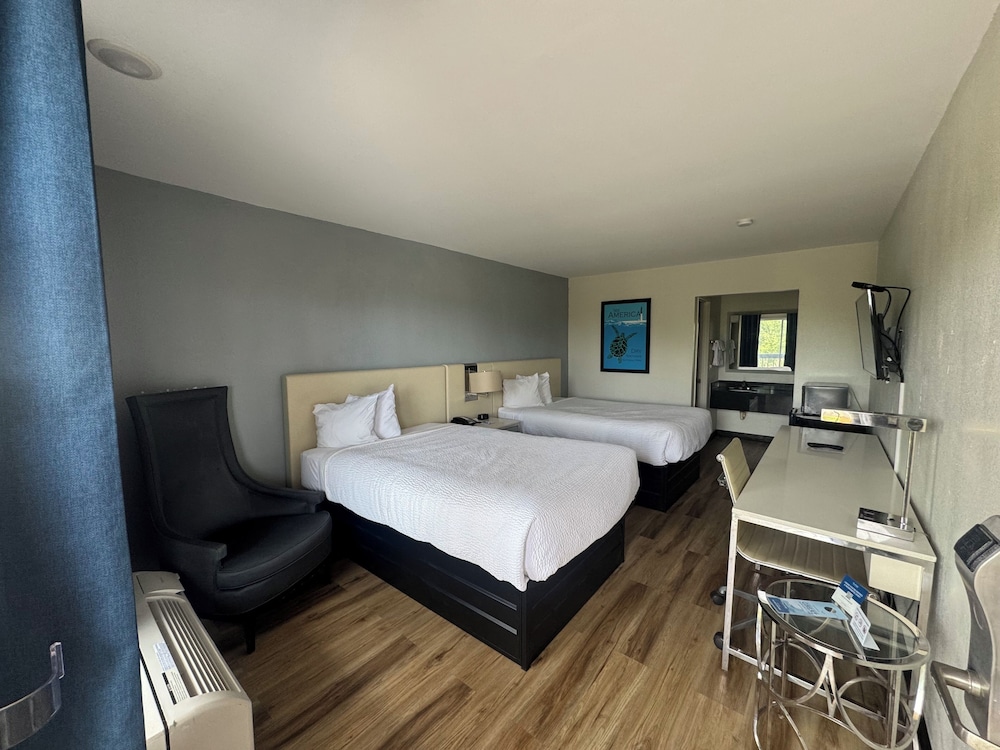 Room, 2 Double Beds, Pool Side