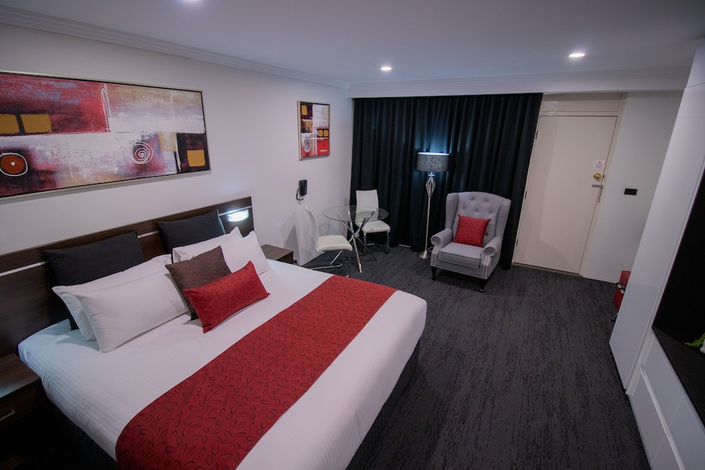 Golden West Motor Inn 14/43