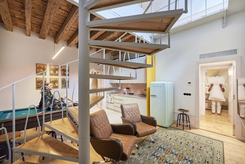 Cais Urban Lodge 40/50