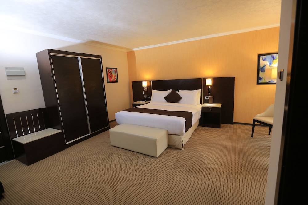Cassiopeia Hotel 12/50