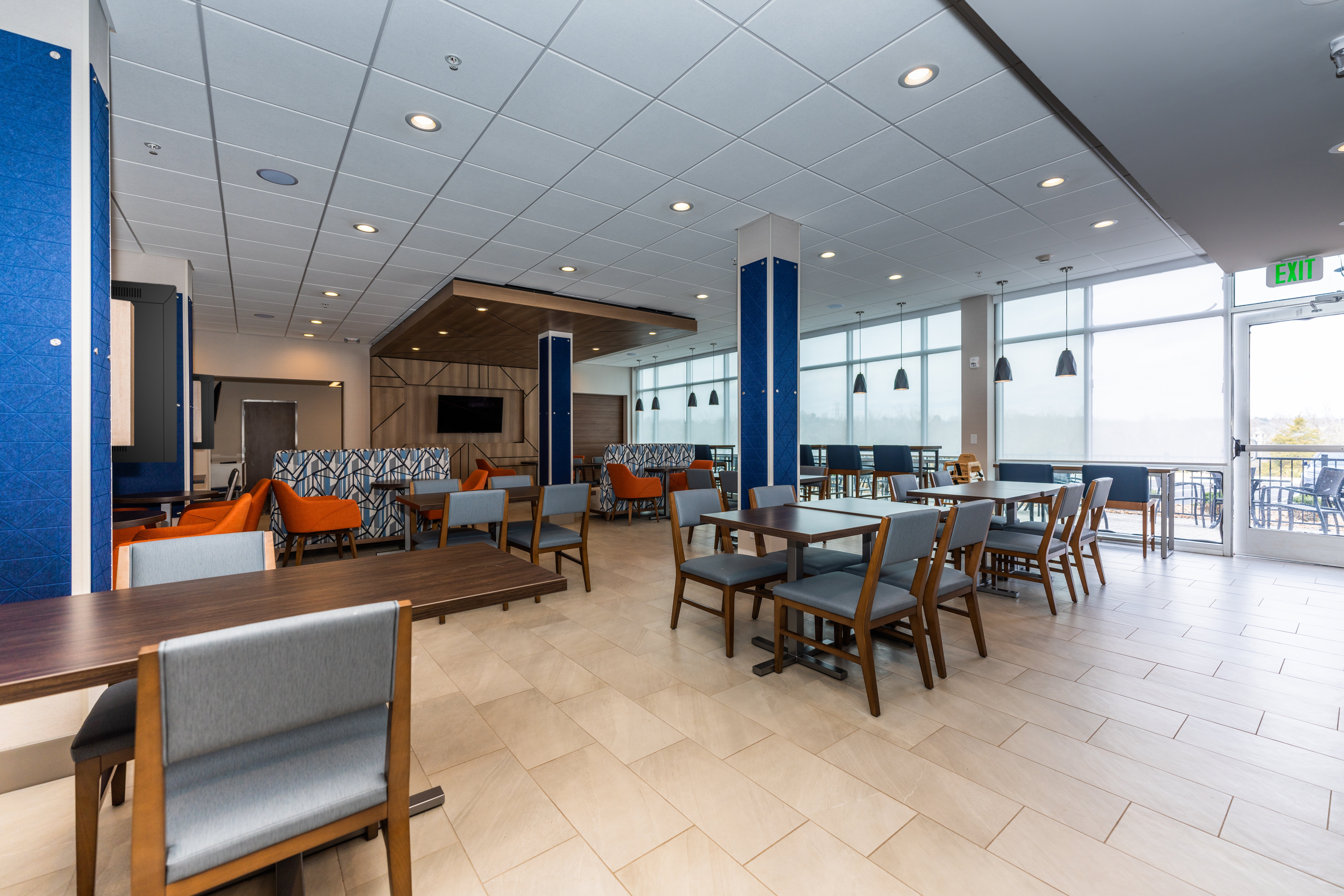 Holiday Inn Express & Suites Charlottesville - Monticello 54/65