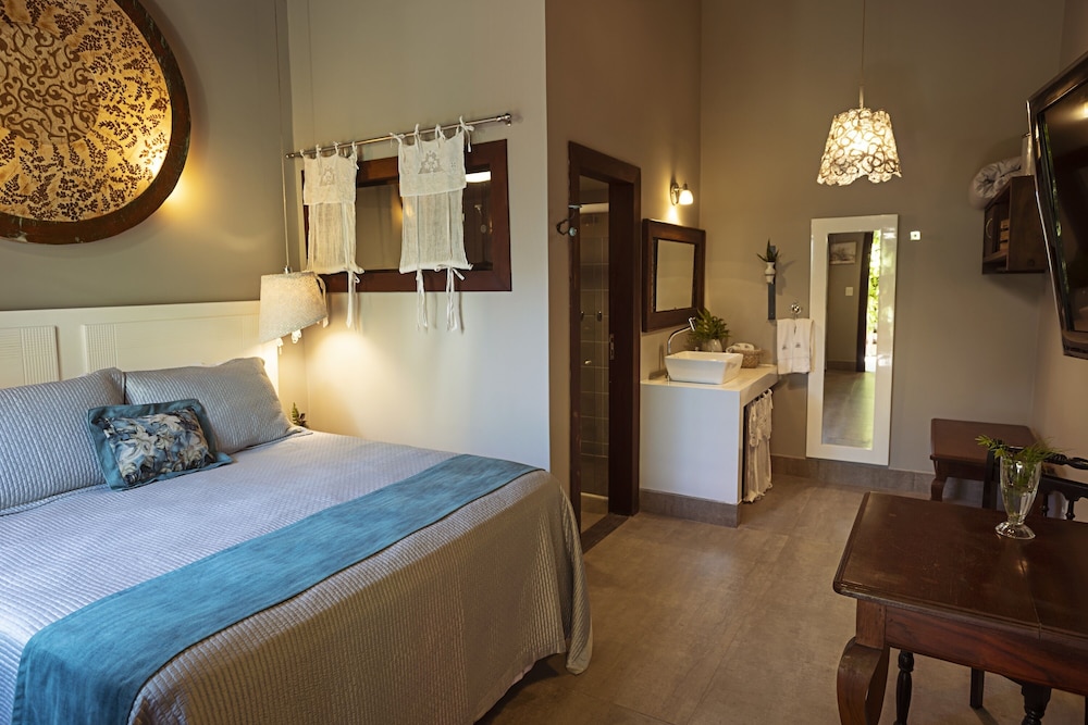 Suite, Queen Bed