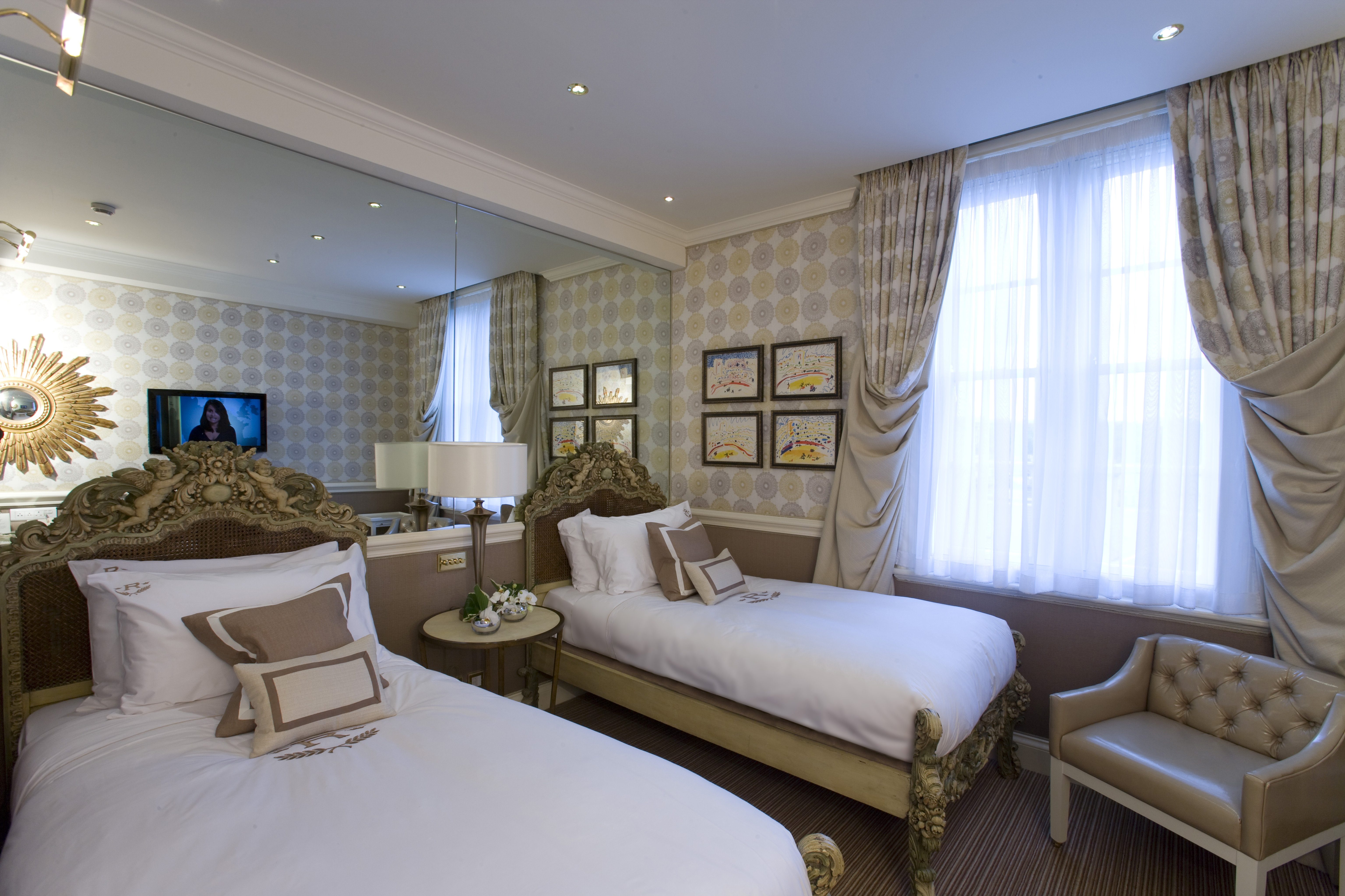 Superior, Twin Beds, Rubens At the Palace 2/5