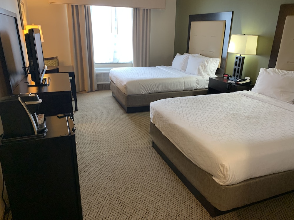 Holiday Inn Express & Suites Dewitt (Syracuse) 22/61