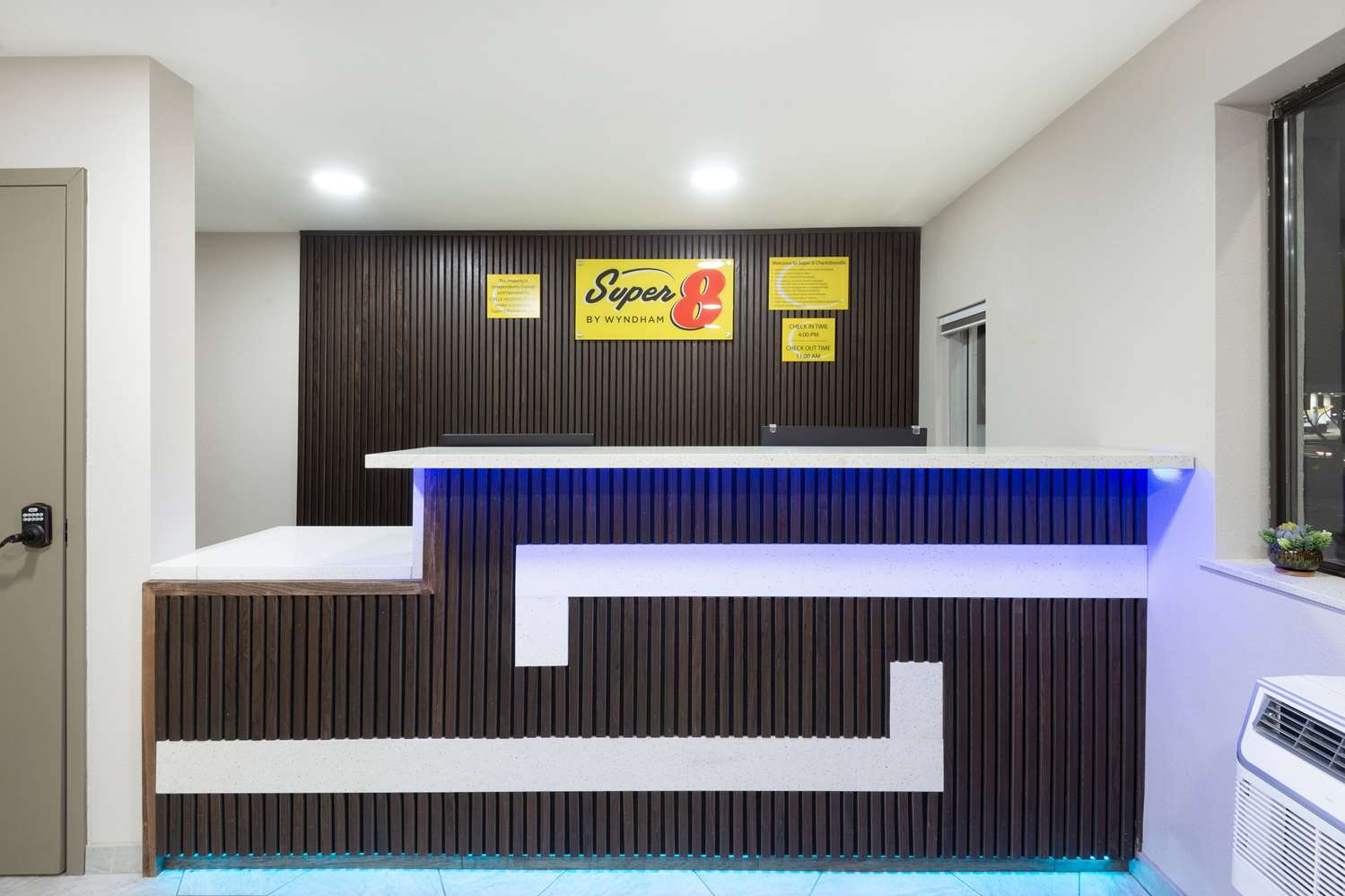 Super 8 by Wyndham Charlottesville 11/51
