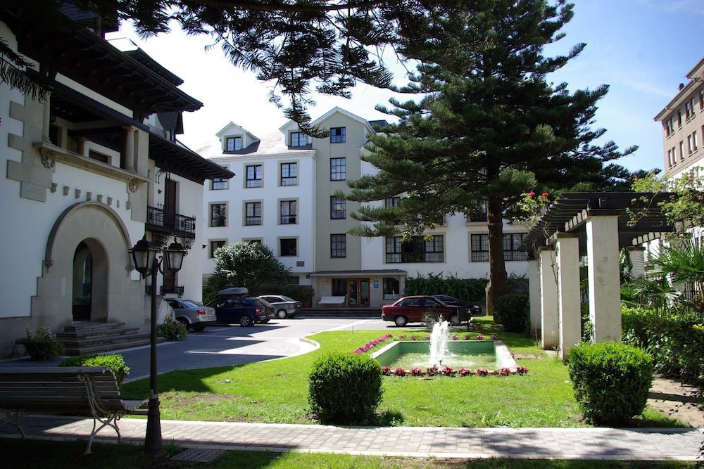 Arias Hotel 32/38