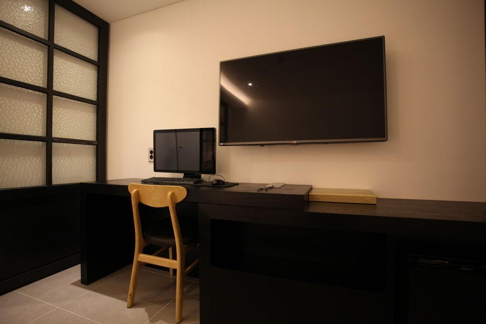 R.Lee Suite Hotel Ganseok 25/31