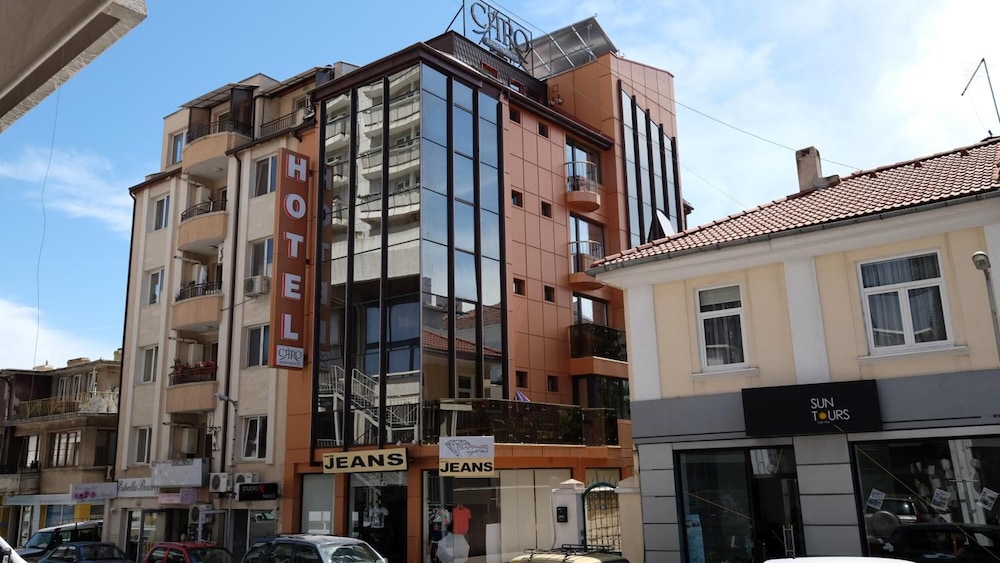 Caro Aparthotel 5/50