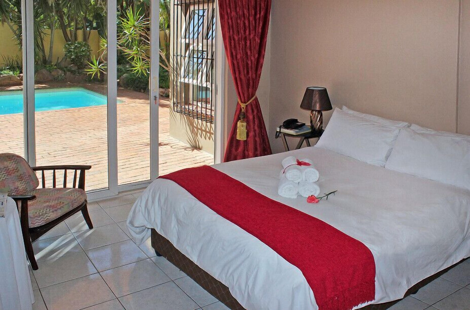 ROOM, DOUBLE BED, POOL VIEW