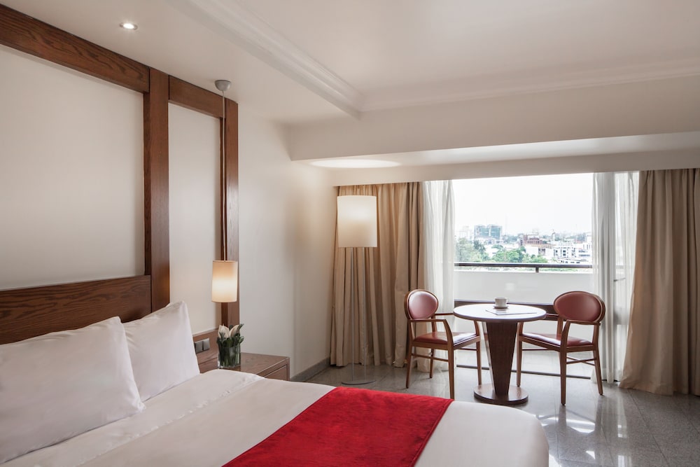 CLASSIC, SUITE, KING BED, OCEAN VIEW