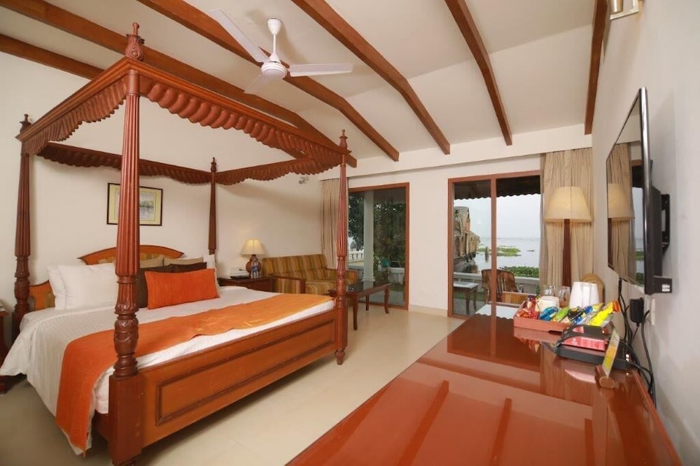 Lemon Tree Vembanad Lake Resort Muhamma 7/31