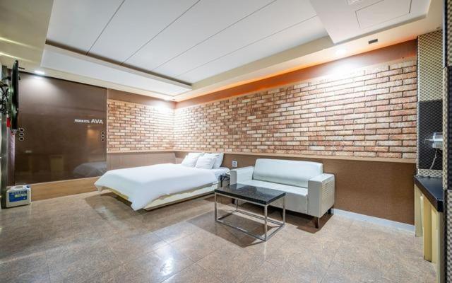 Ava Hotel Changwon 27/99
