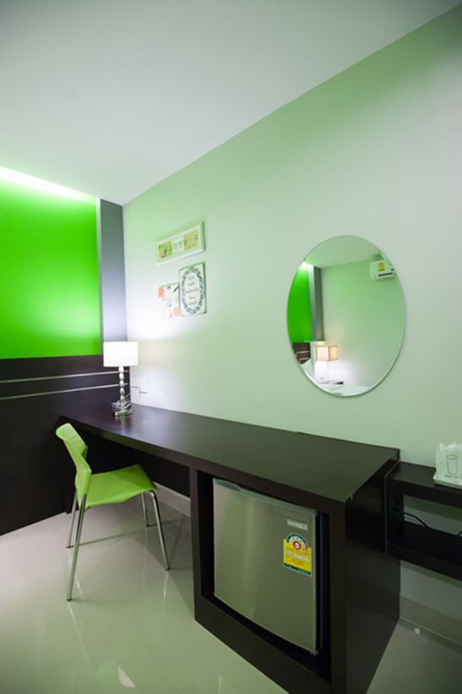 The Cozy Nest Boutique Rooms 25/50