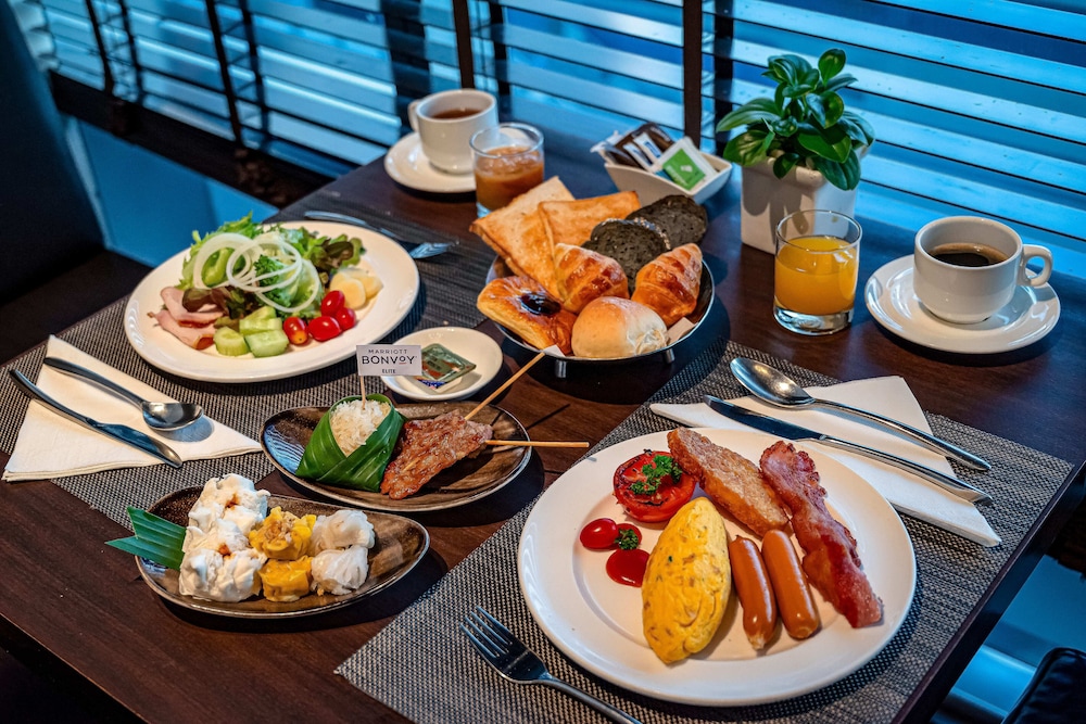 Four Points by Sheraton Ploenchit Bangkok 40/56