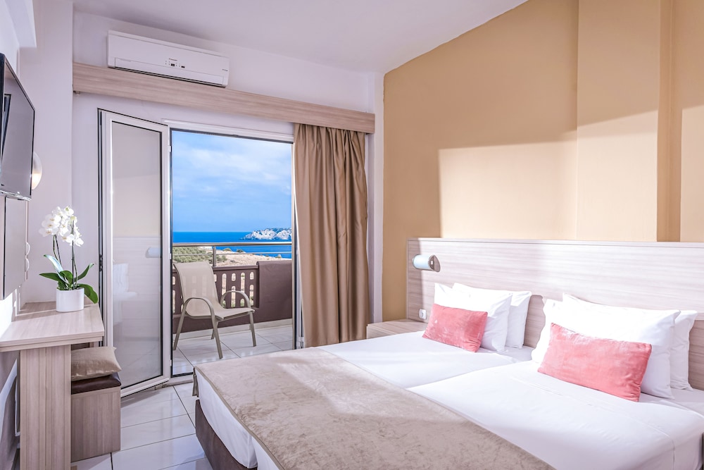 Blue Bay Resort Hotel 8/35