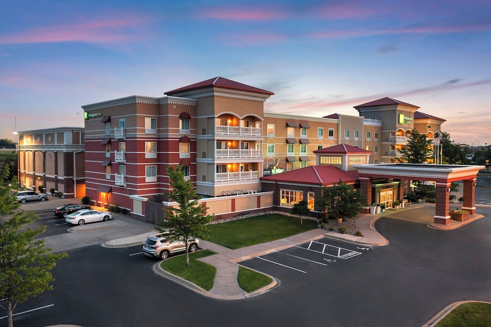 Holiday Inn Hotel Suites Maple Grove Nw Mpls Arbor Lks 6/76